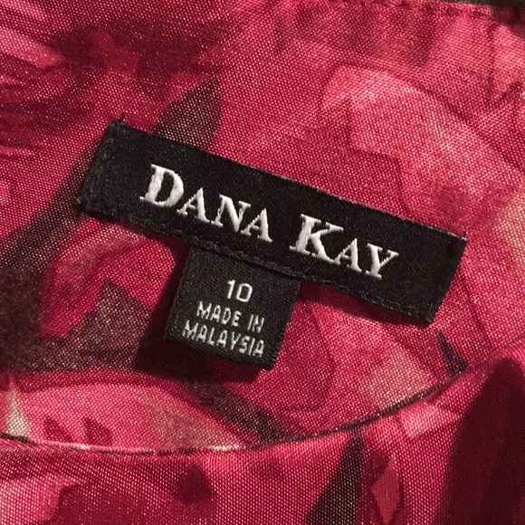 Beautiful dress - Picture 4 of 5